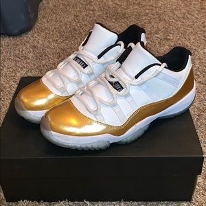 Jordan retro 11s